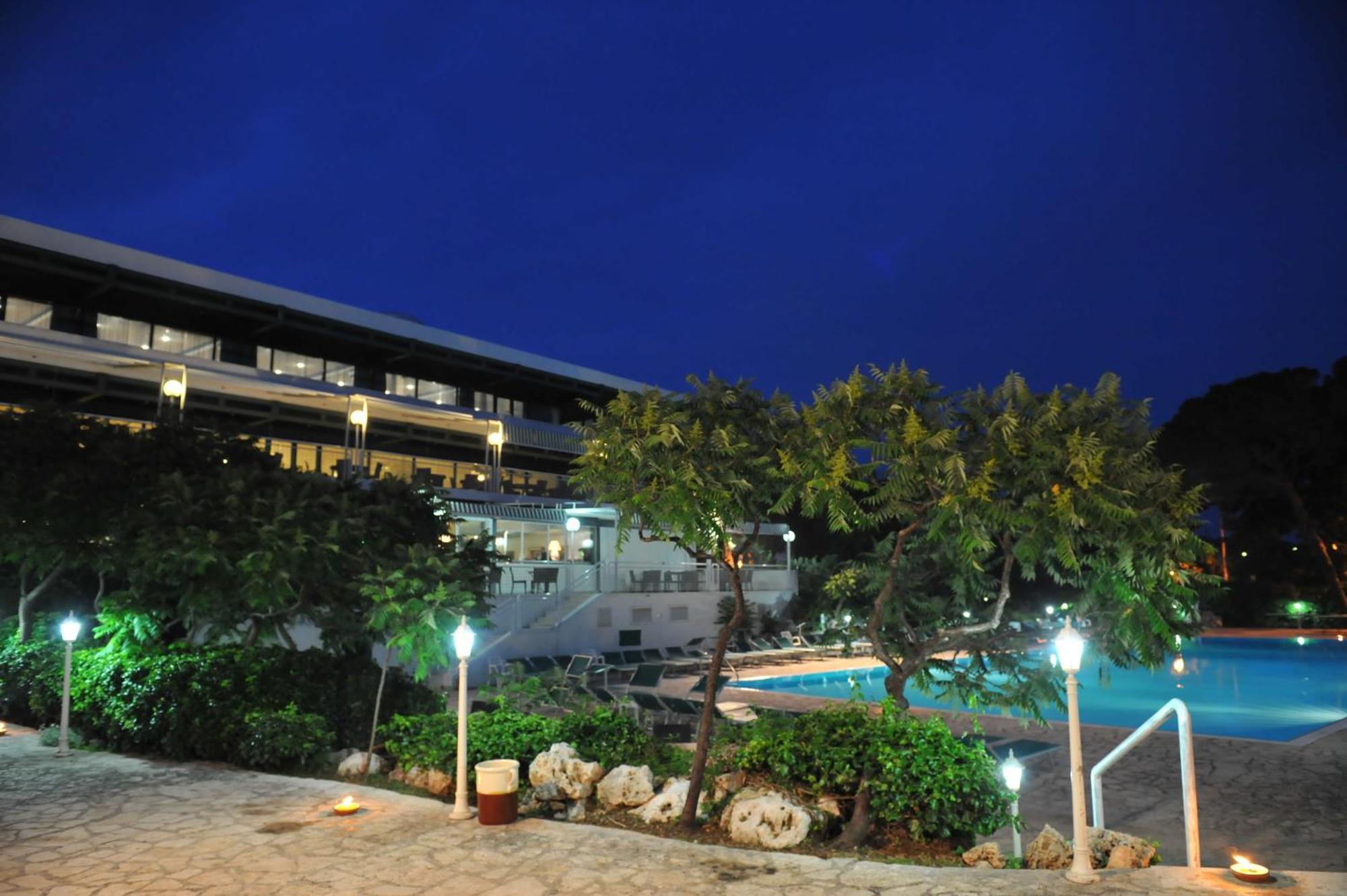 Hotel Sierra Silvana Selva Di Fasano Ngoại thất bức ảnh