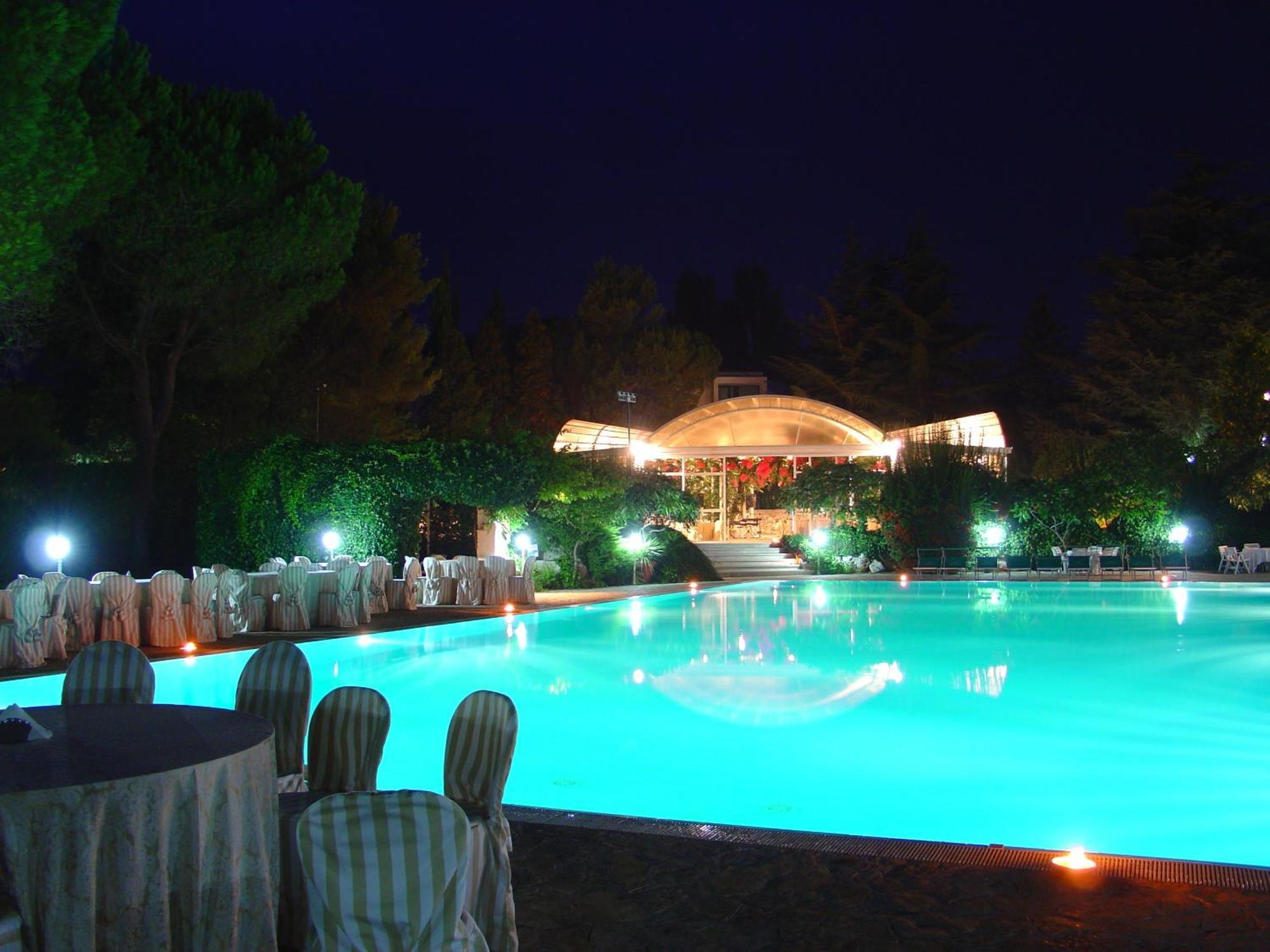 Hotel Sierra Silvana Selva Di Fasano Ngoại thất bức ảnh
